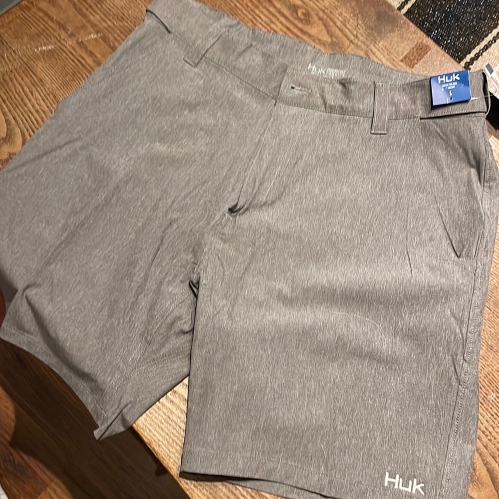 HUK fishing shorts new with tags size L